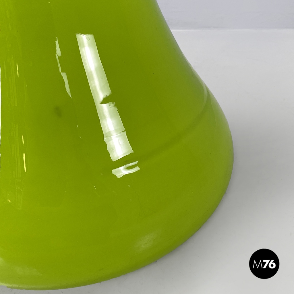 Italian modern round floor lamp in green and white Murano glass, 1970s