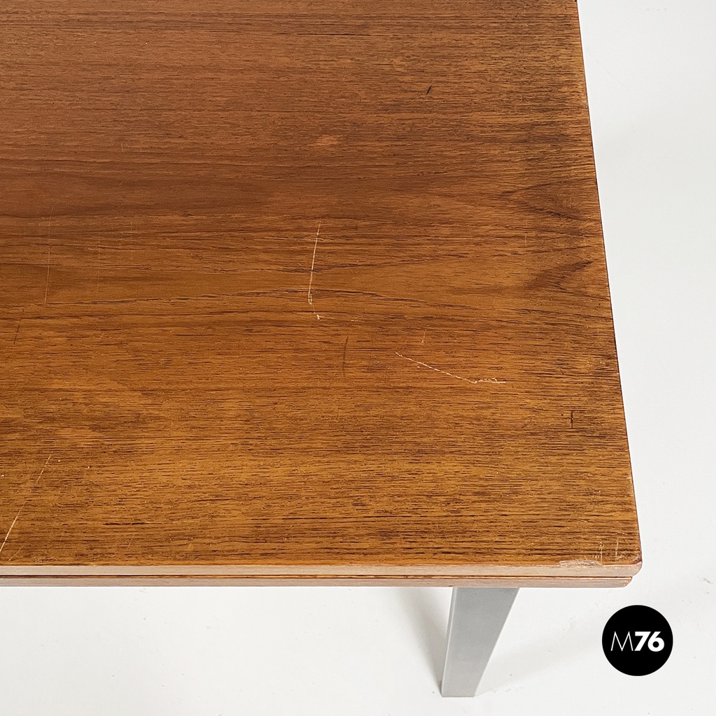 Italian mid-century modern Extendable dining table in wood and black metal 1960s