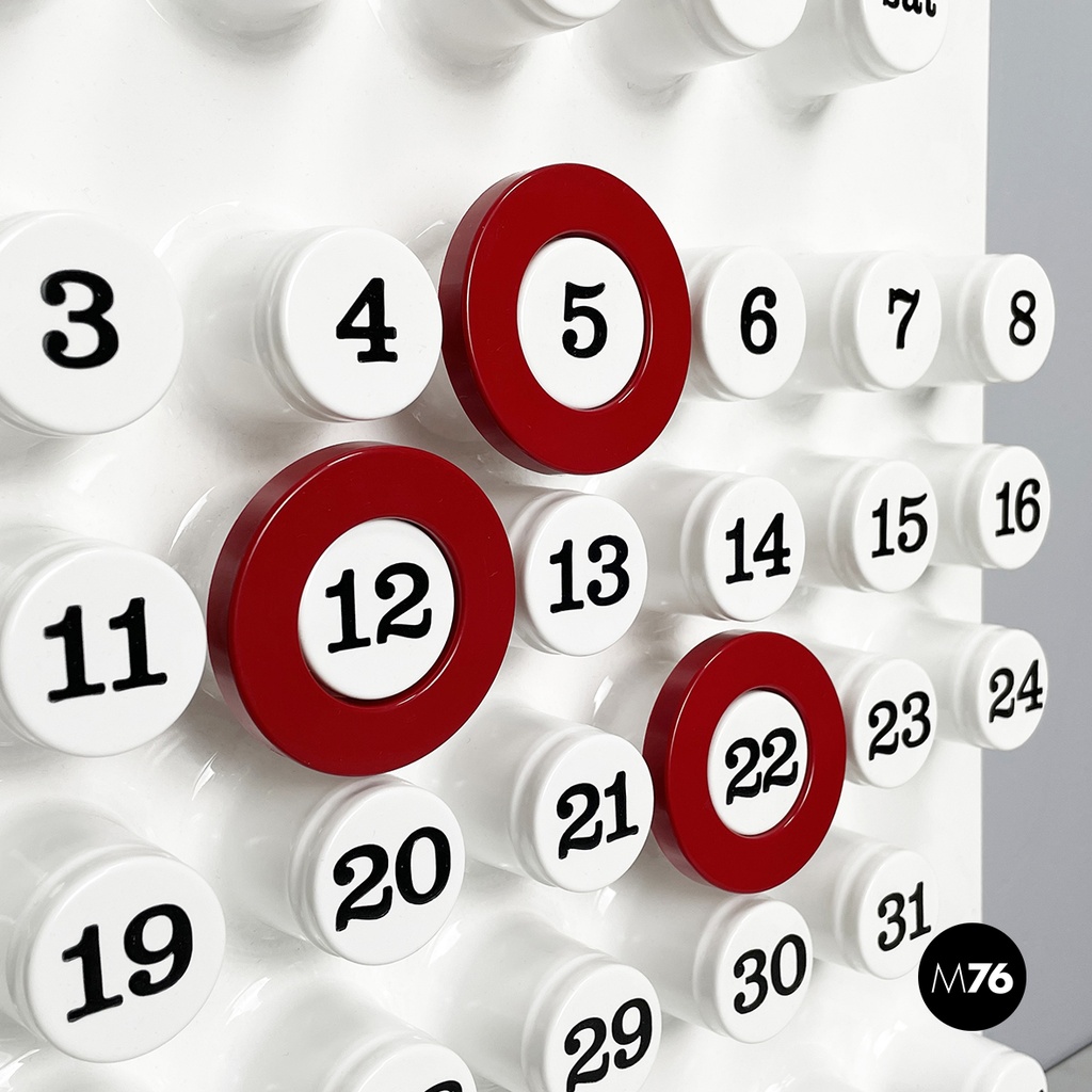 Italian modern red rings for the perpetual wall calendar by Ring A Date, 2020s