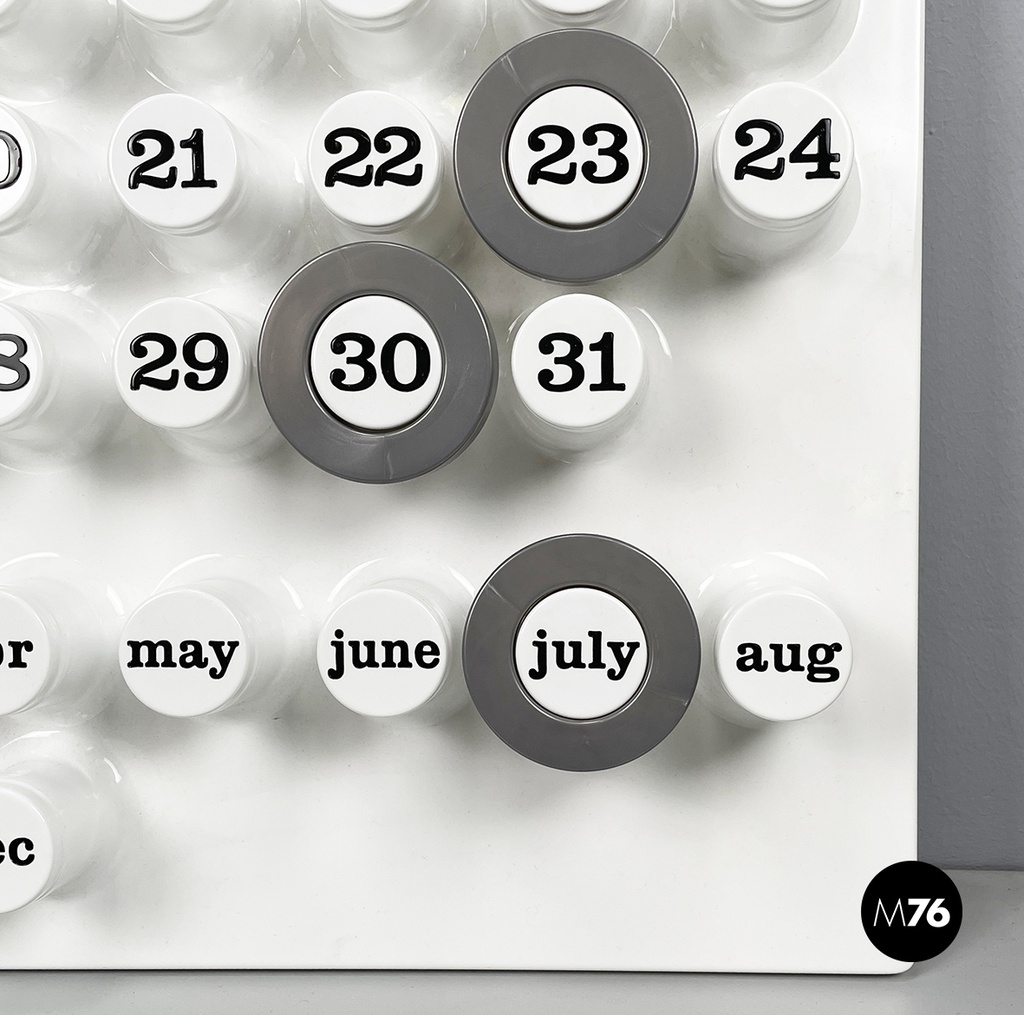 Italian modern gray rings for the perpetual wall calendar by Ring A Date, 2020s