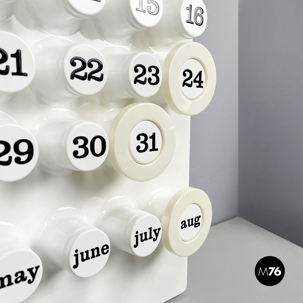 Italian modern white rings for perpetual wall calendar by Ring A Date, 2020s