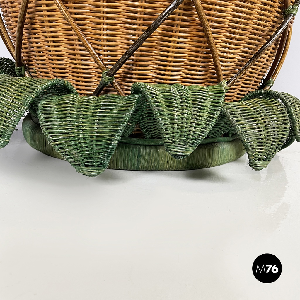 Italian modern Pineapple shape floor lamp in wicker, 1970s