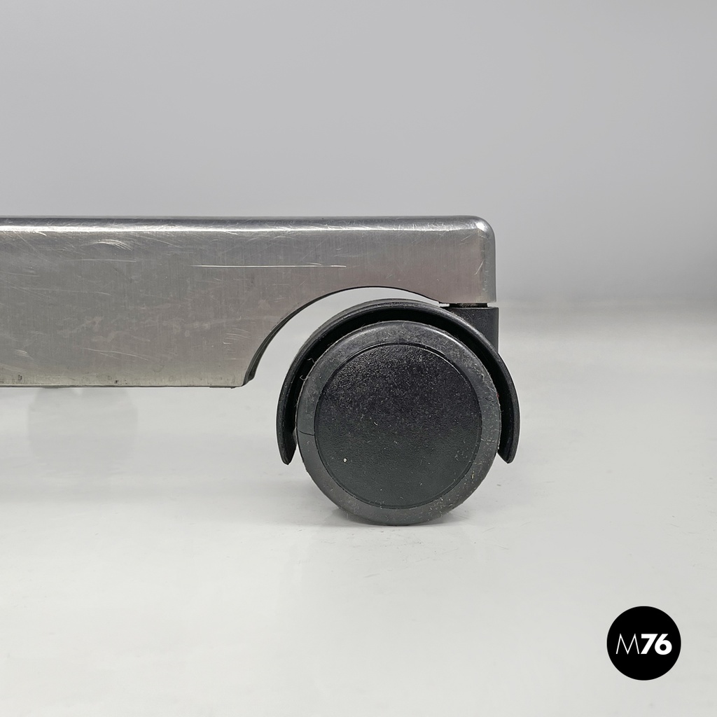 Danis modern black rubber and metal swivel office chairs by Fritz Hansen, 1980s