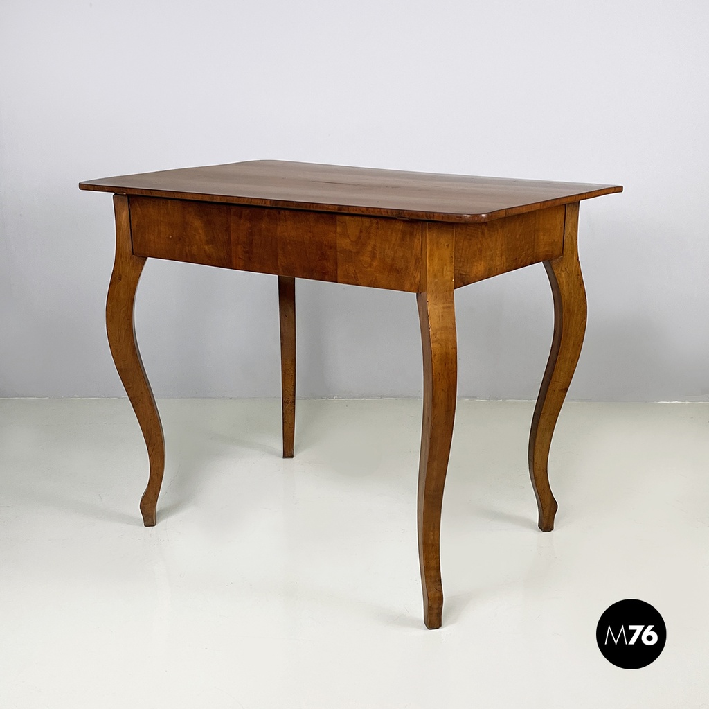 Italian Luigi XVI Desk with drawer in walnut wood, second half 1700s