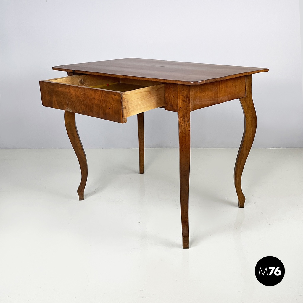 Italian Luigi XVI Desk with drawer in walnut wood, second half 1700s