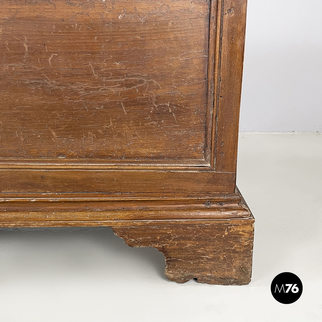 Italian antique rectangular chest with folding top in poplar wood, 1600s