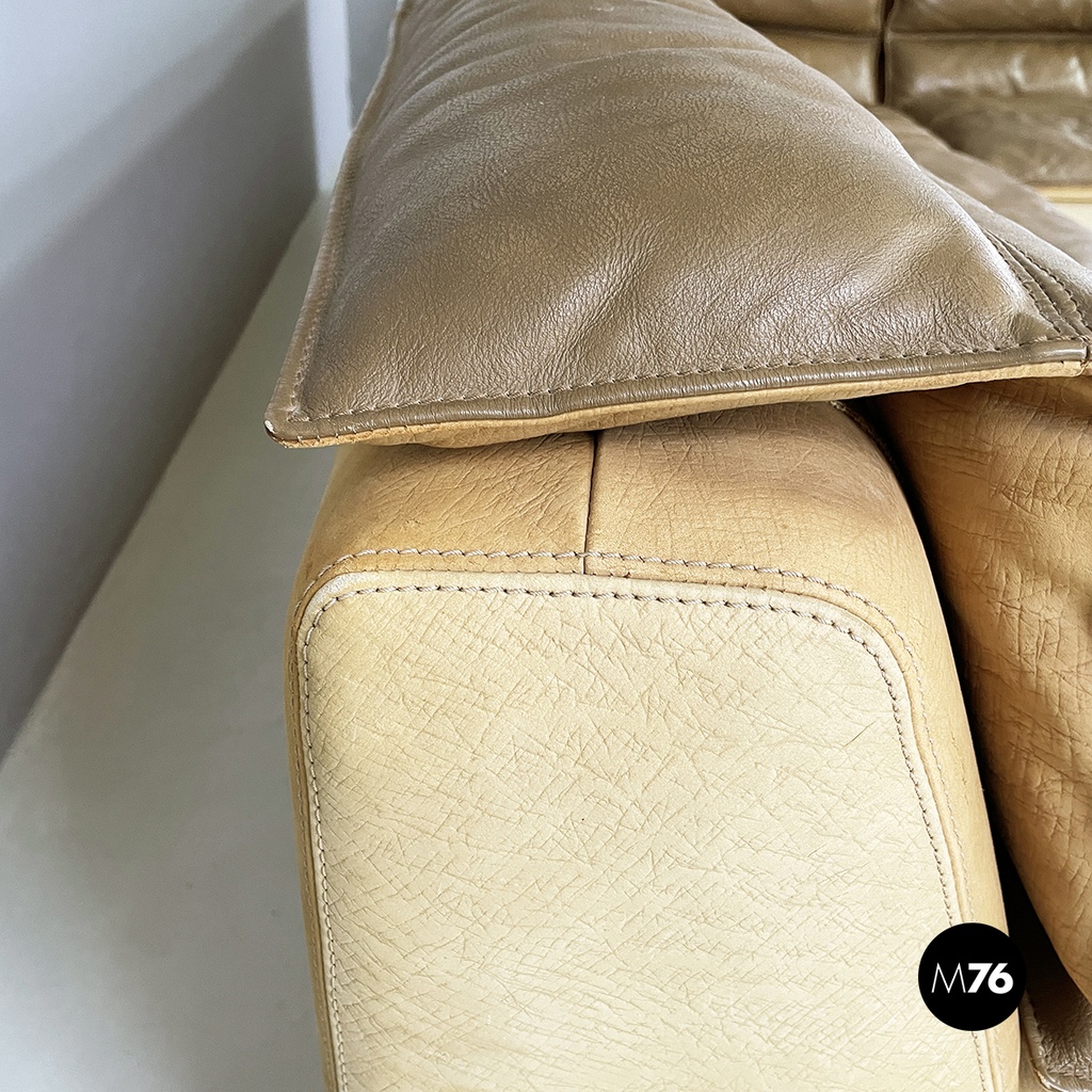 Italian modern brown leather sofa Bogo Carlo Bartoli Rossi for Albizzate, 1970s