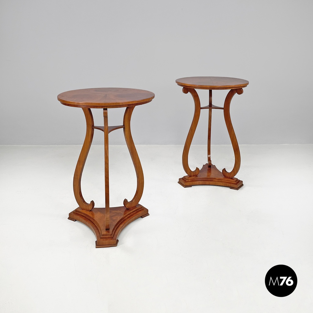 Italian Biedermeier style wooden round pedestals or columns, early 1800s