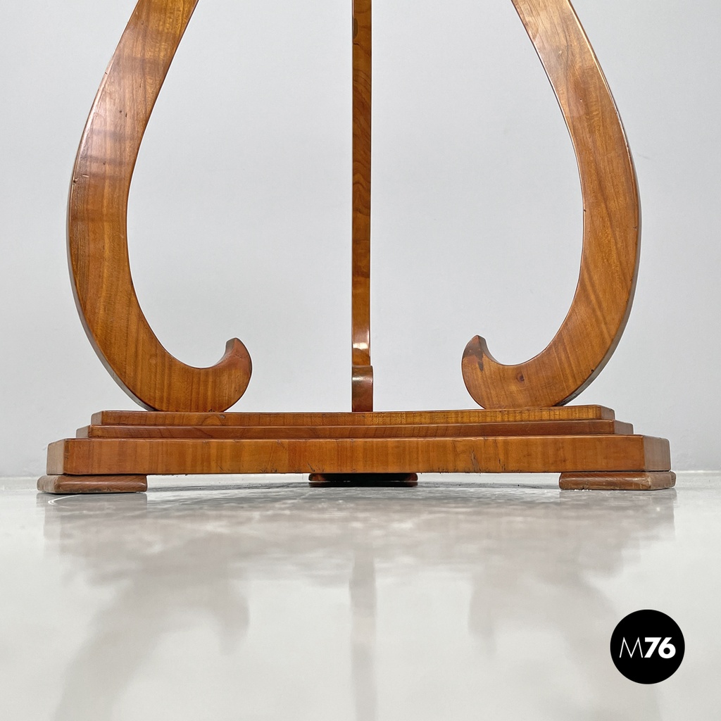 Italian Biedermeier style wooden round pedestals or columns, early 1800s