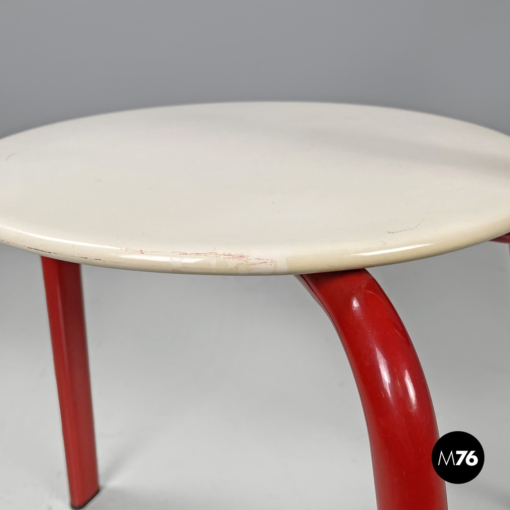 Italian post-modern three legged red and white metal chair with round seat 1980s