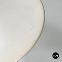 Italian post-modern three legged red and white metal chair with round seat 1980s