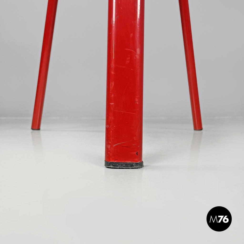 Italian post-modern three legged red and white metal chair with round seat 1980s
