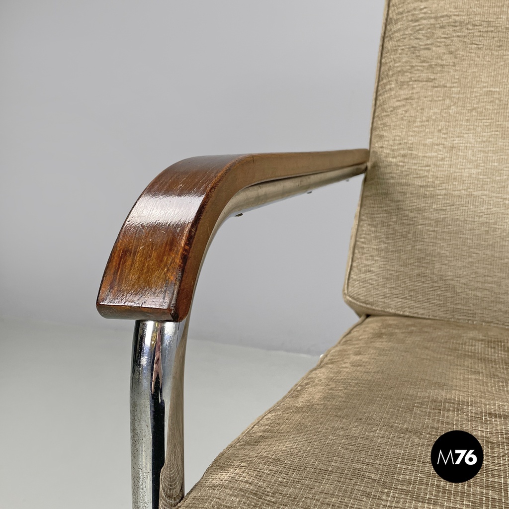Italian Bauhaus armchair chromed metal structure and light brown fabric, 1940s