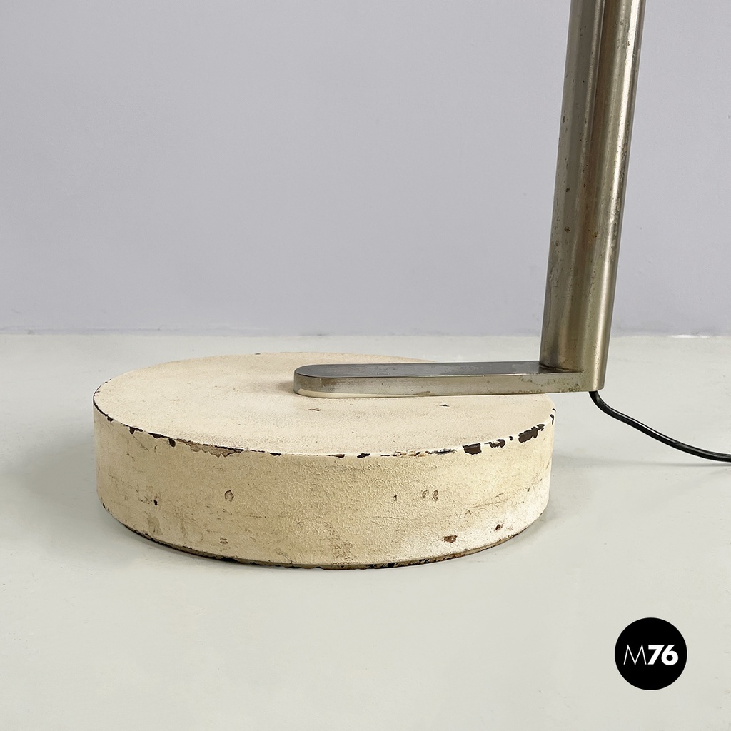 Italian space age Floor lamp in white plastic and metal by Arteluce, 1970s