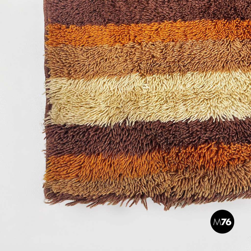 Space Age Italian short pile brown carpet, with orange and beige decoration 1970