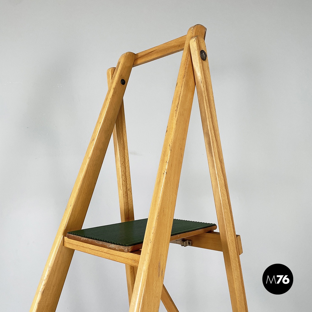 Italian mid-century modern wooden staircase by Fabbrica Scale Alberti, 1960s