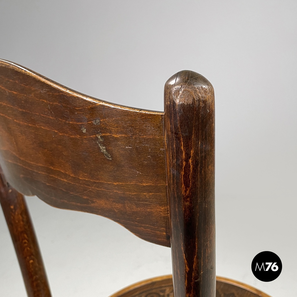 Austrian antique Mundus wooden chairs with elegant round decoration, early 1900s