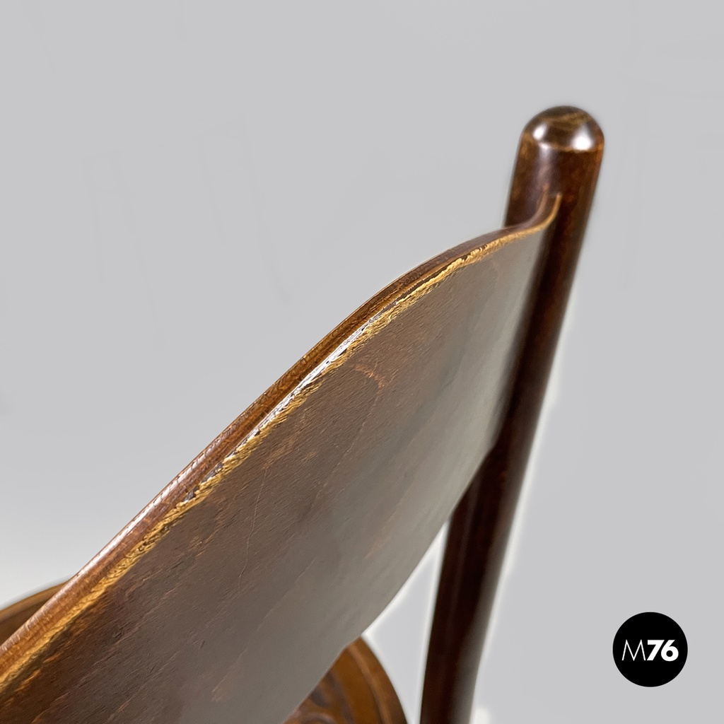 Austrian antique Mundus wooden chairs with elegant round decoration, early 1900s