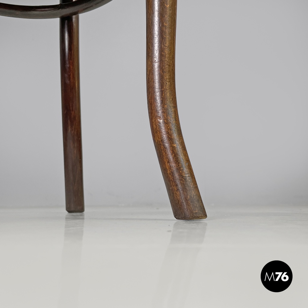 Austrian antique Mundus wooden chairs with elegant round decoration, early 1900s