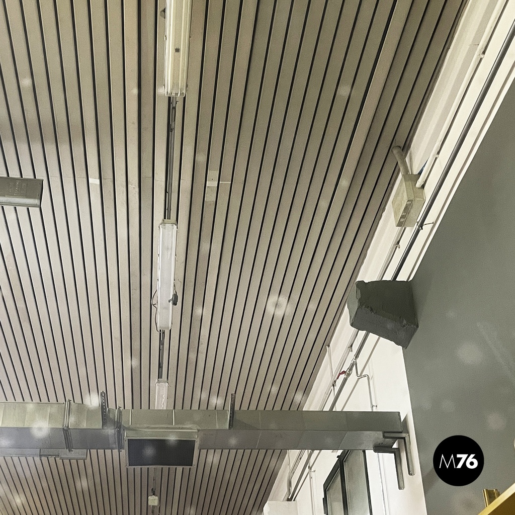 Italian mid-century rectangular wall mirror in wood and burnished brass, 1960s