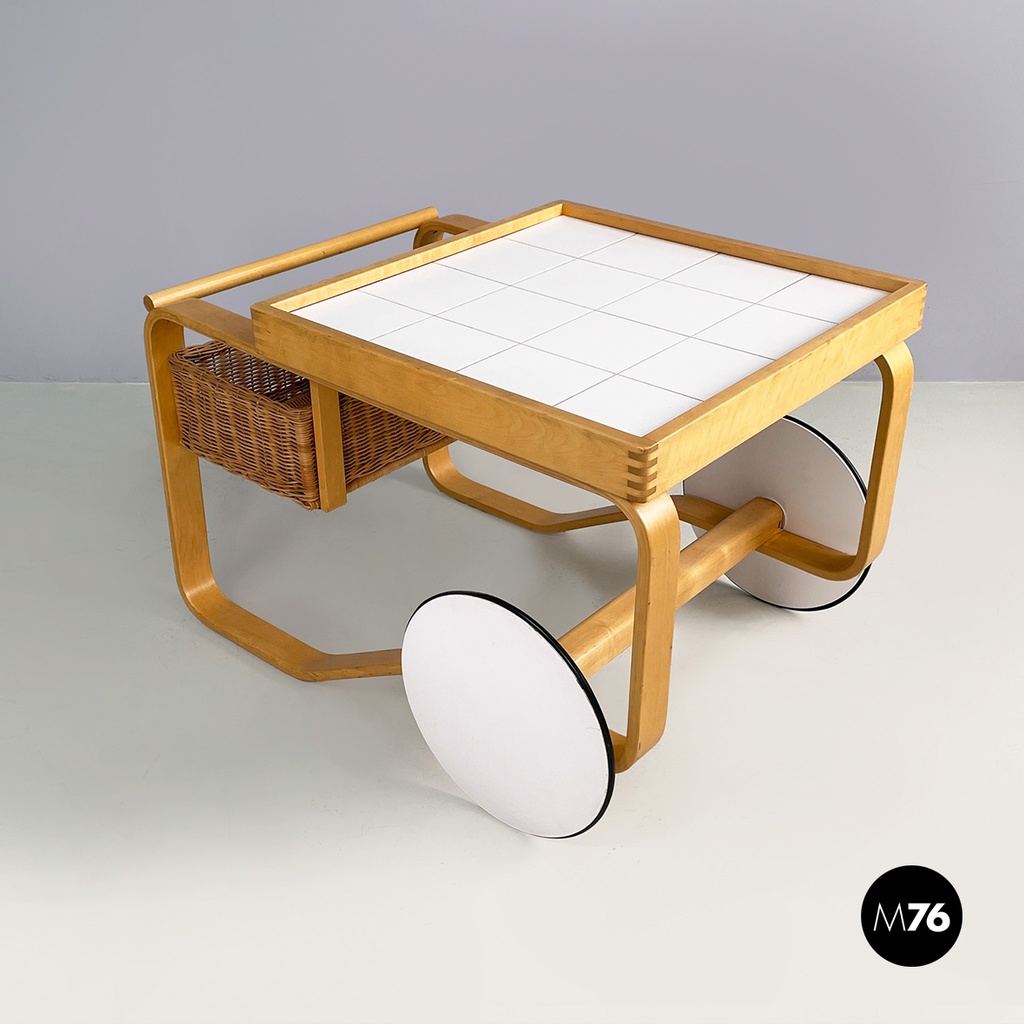 Finnish modern wood, wicker Cart Tea Trolley 900 by Alvar AAlto for Artek, 1970s