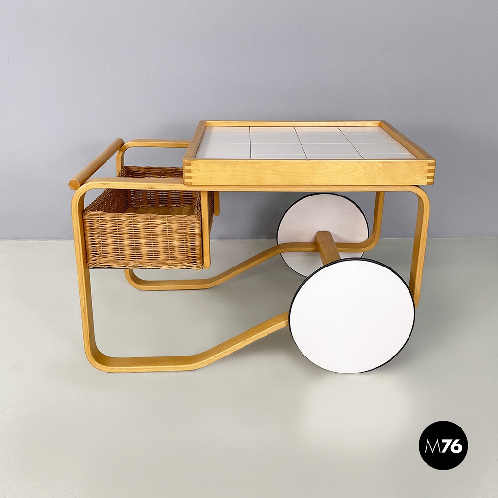 Finnish modern wood, wicker Cart Tea Trolley 900 by Alvar AAlto for Artek, 1970s