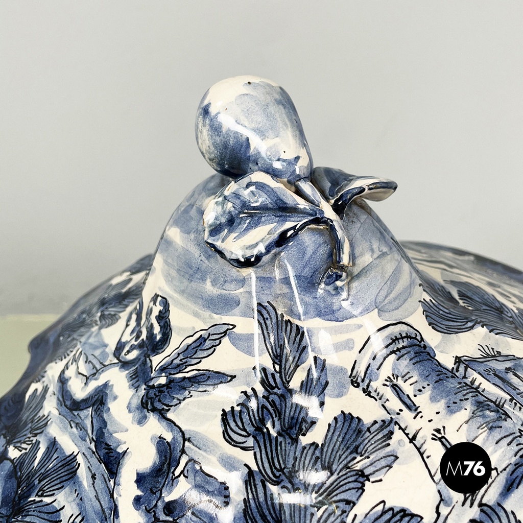 Italian mid-century modern Vase in white and blue ceramic, 1900-1950s