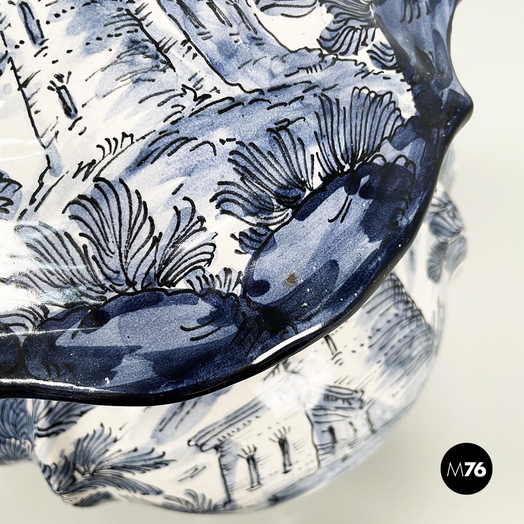 Italian mid-century modern Vase in white and blue ceramic, 1900-1950s