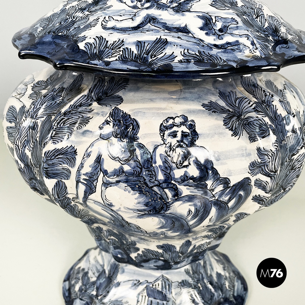 Italian mid-century modern Vase in white and blue ceramic, 1900-1950s