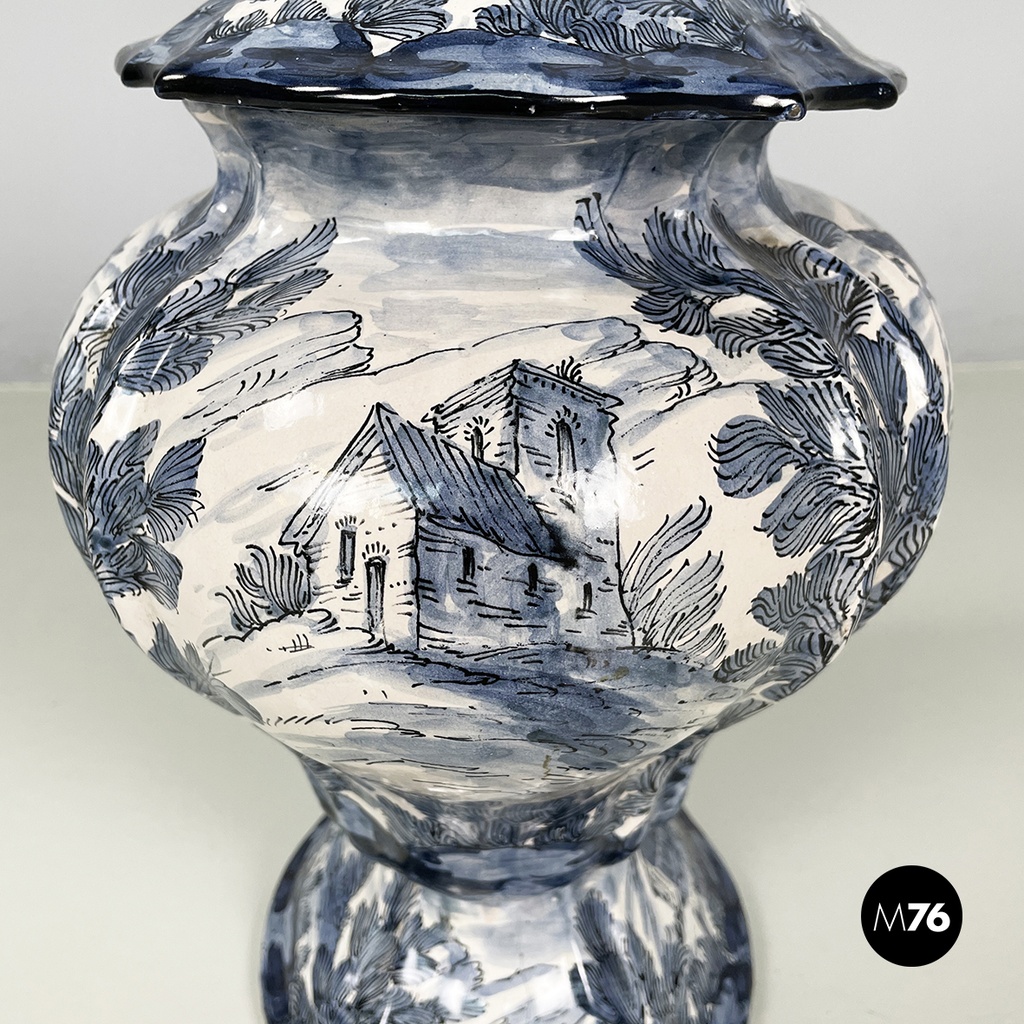 Italian mid-century modern Vase in white and blue ceramic, 1900-1950s