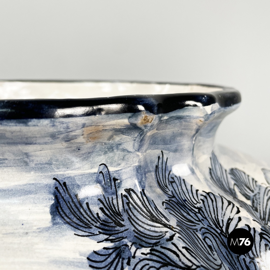 Italian mid-century modern Vase in white and blue ceramic, 1900-1950s