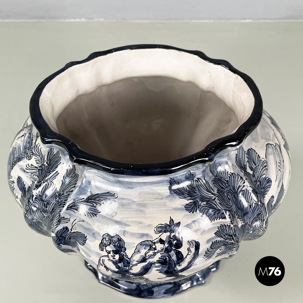 Italian mid-century modern Vase in white and blue ceramic, 1900-1950s