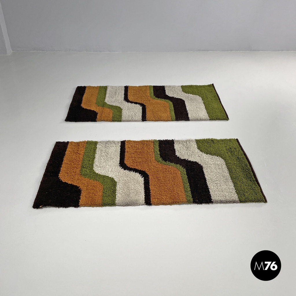 Italian modern rectangular rugs with wavy decorations in green and orange, 1970s