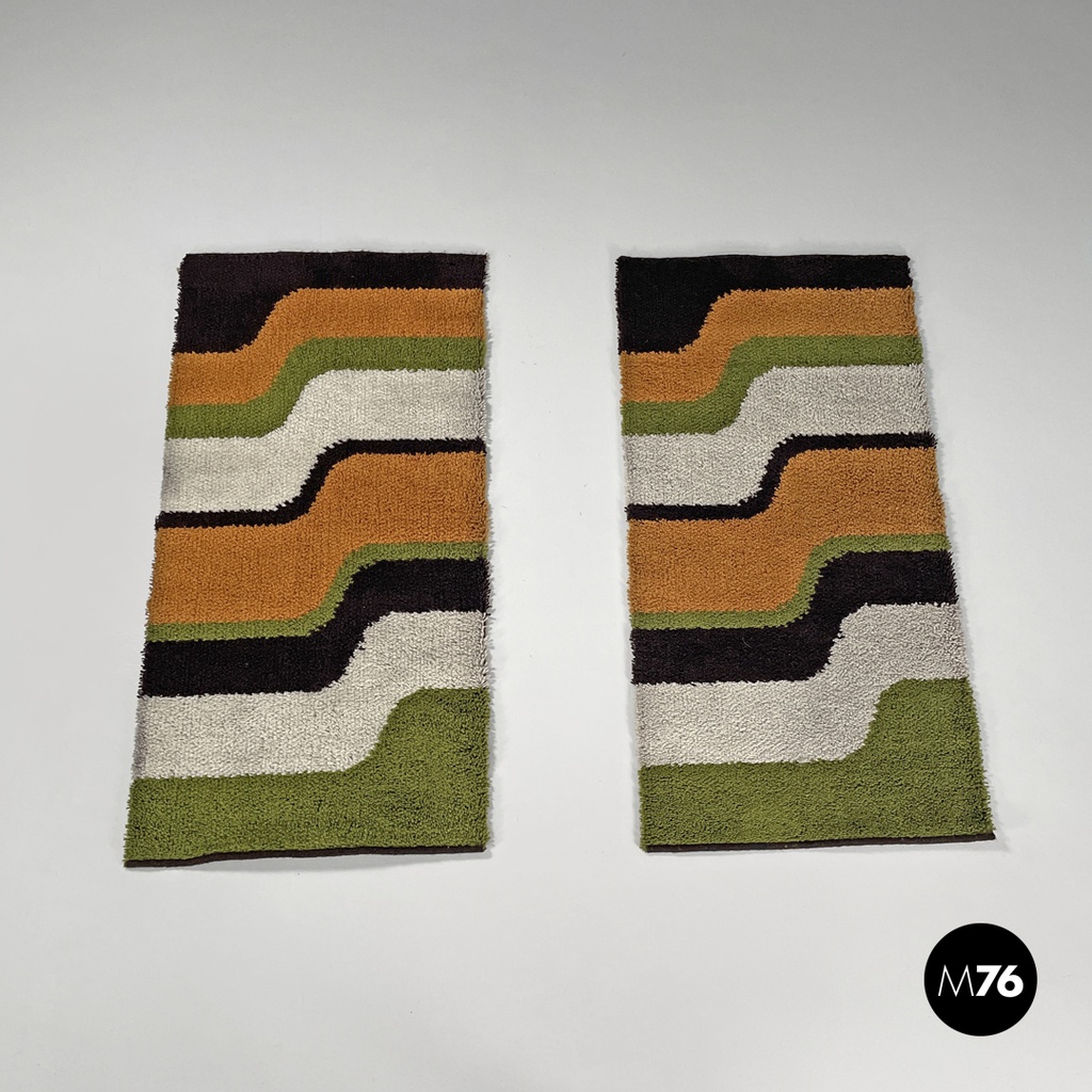 Italian modern rectangular rugs with wavy decorations in green and orange, 1970s