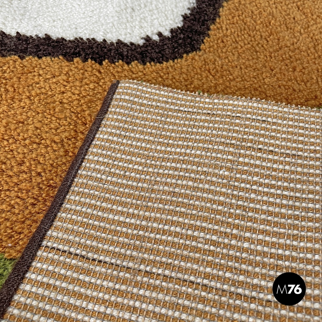 Italian modern rectangular rugs with wavy decorations in green and orange, 1970s