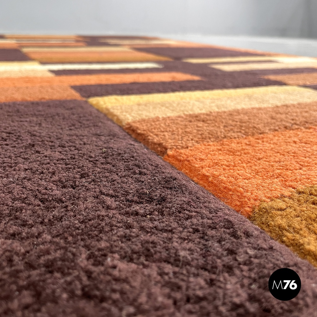 Italian modern rectangular rug with brown and orange geometric decorations 1970s