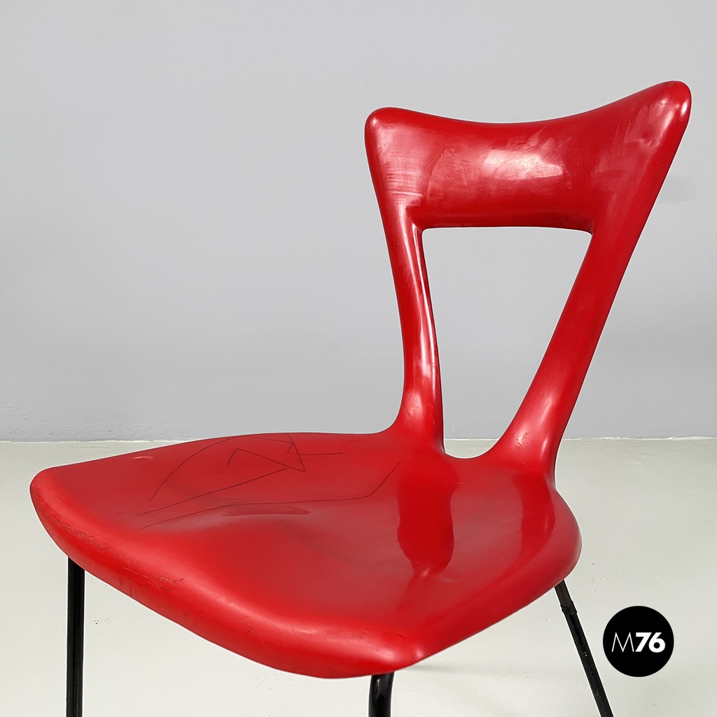 Italian mid-century modern Chair in red plastic and black metal, 1960s
