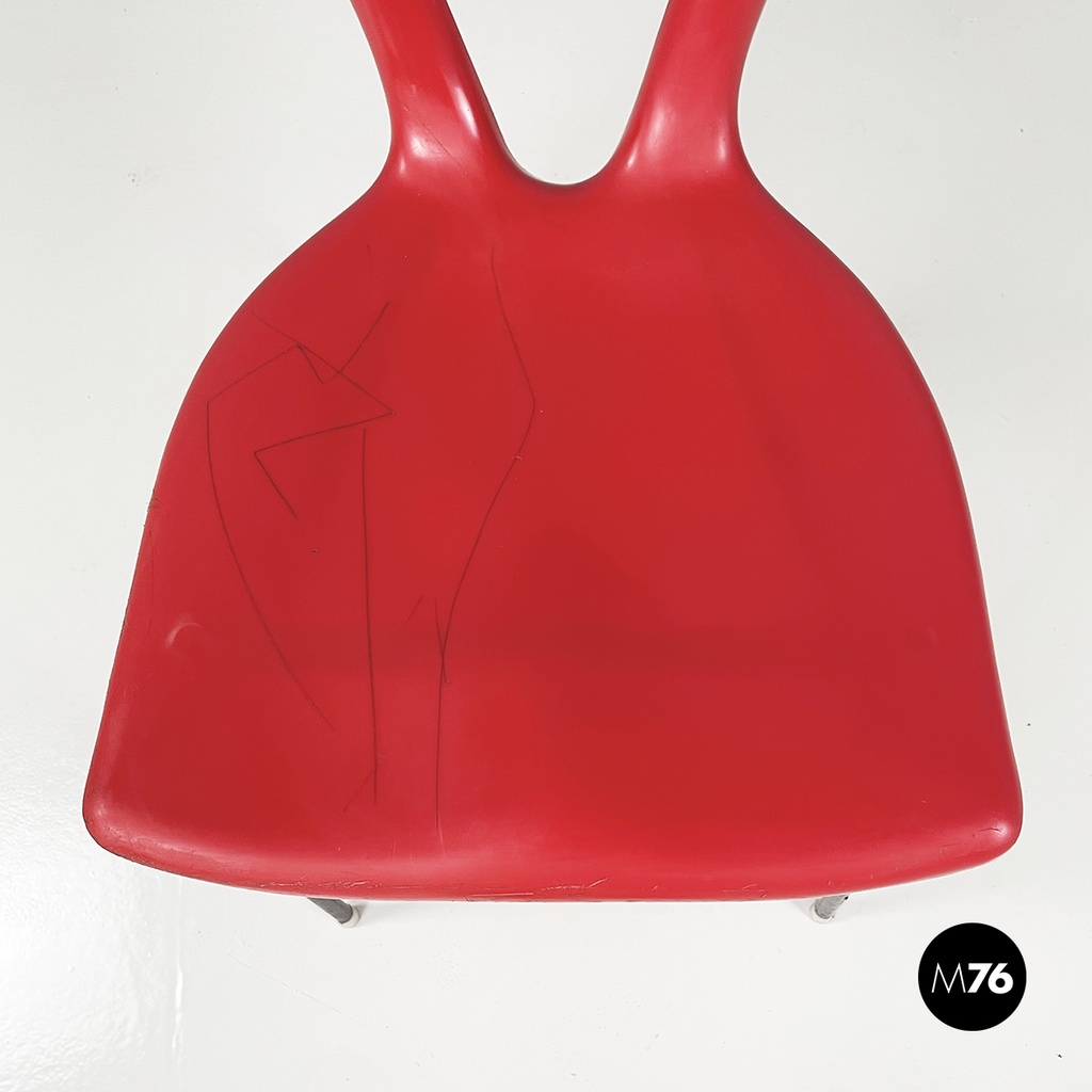 Italian mid-century modern Chair in red plastic and black metal, 1960s