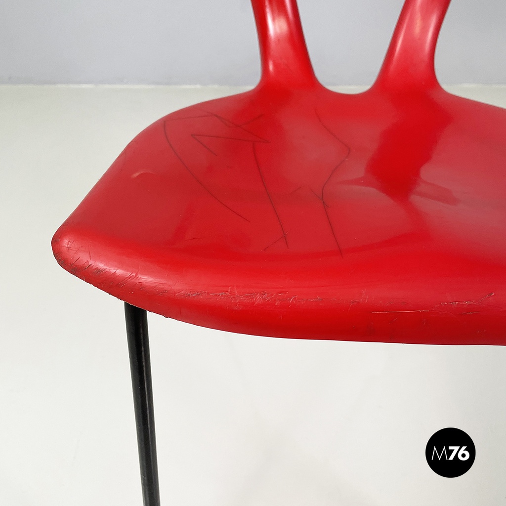 Italian mid-century modern Chair in red plastic and black metal, 1960s