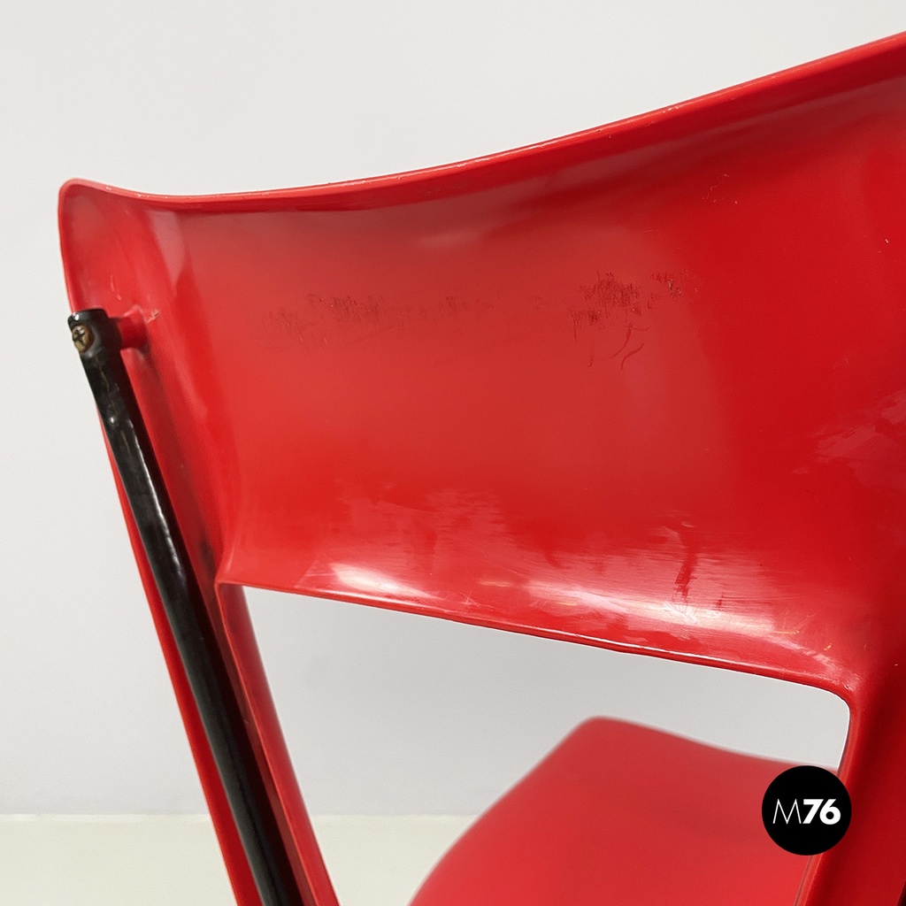 Italian mid-century modern Chair in red plastic and black metal, 1960s