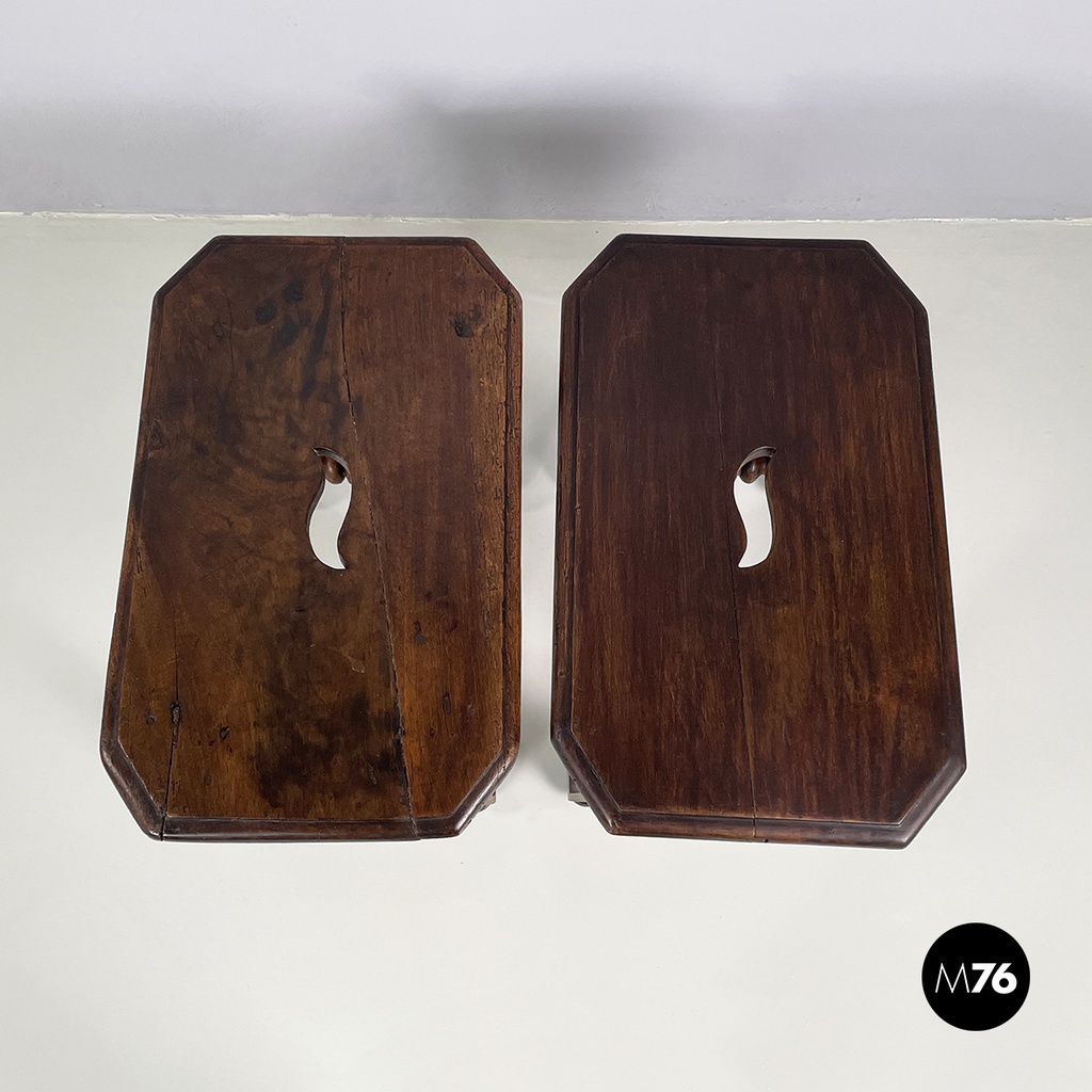 Italian antiques Stools in finely crafted wood, 1600-1800s