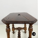 Italian antiques Stools in finely crafted wood, 1600-1800s