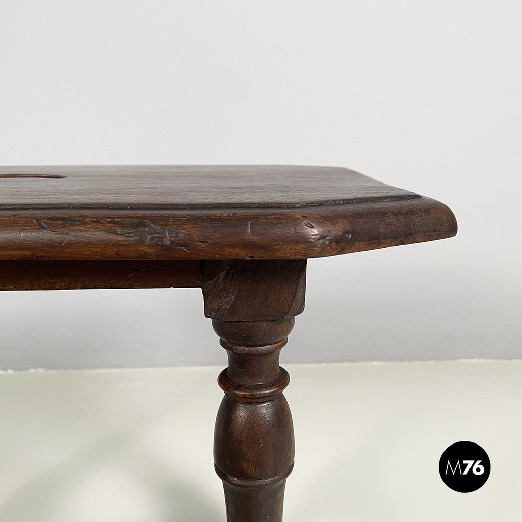 Italian antiques Stools in finely crafted wood, 1600-1800s