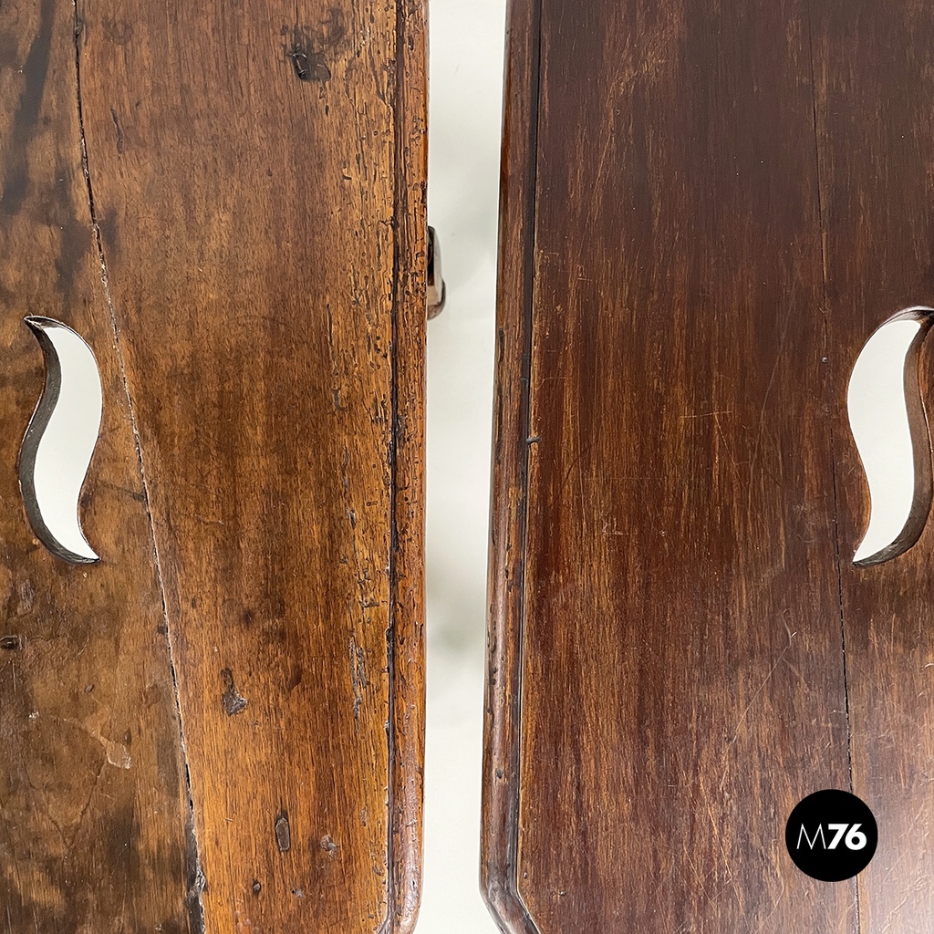 Italian antiques Stools in finely crafted wood, 1600-1800s