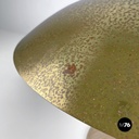 Italian modern golden brass table lamp with a round beige marble base, 1970s