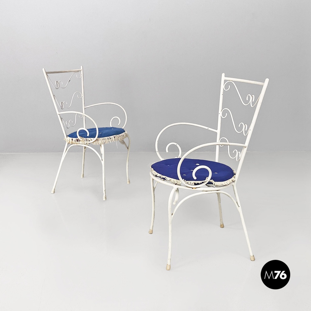 Italian mid century modern white iron garden chairs with blue pillows, 1960