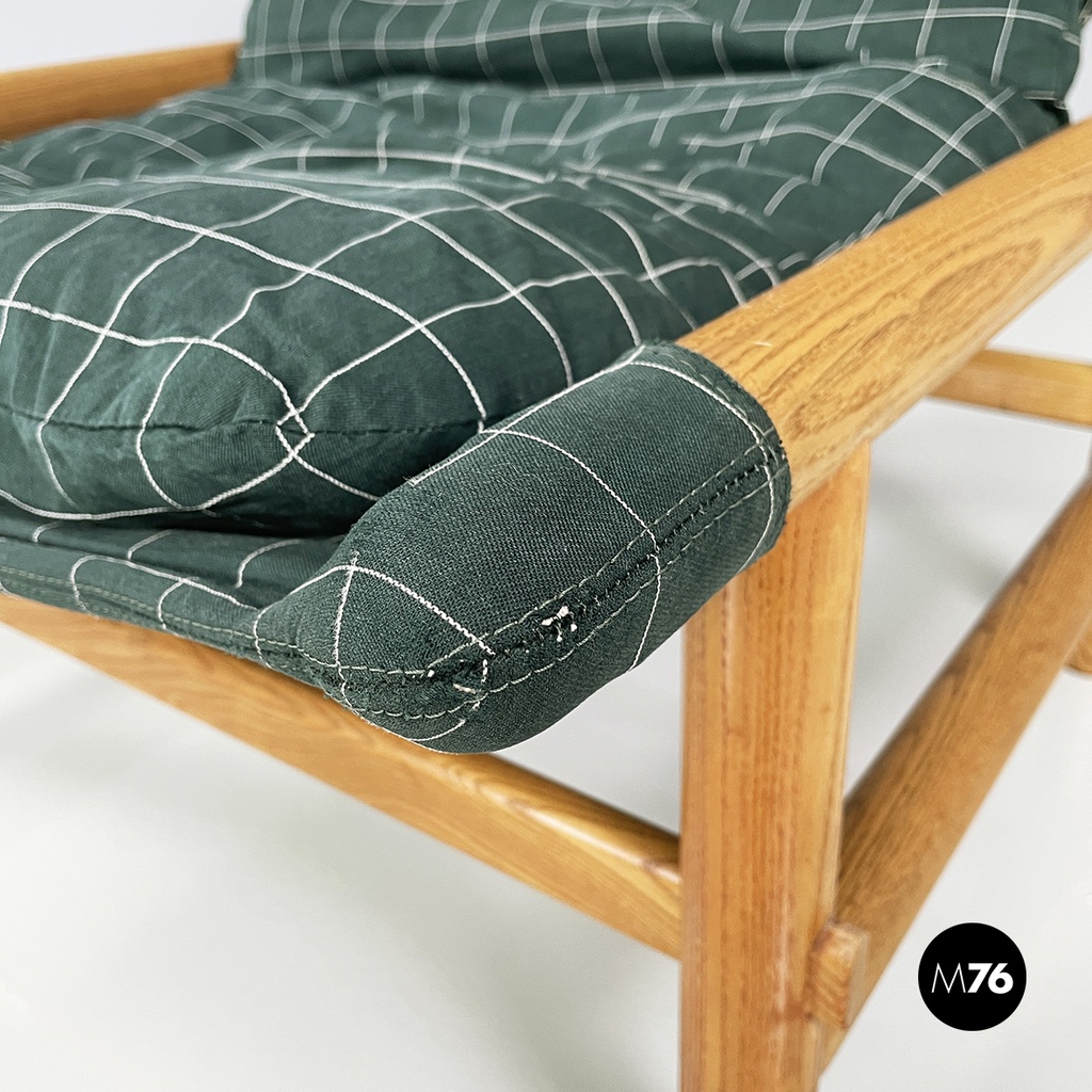 7 poltrona verde bassa.jpg