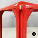 Italian space age Plastic Dining table Stadio by Magistretti for Artemide, 1970s