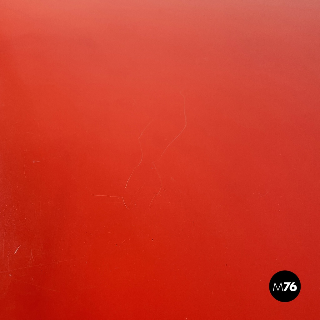 Italian space age Plastic Dining table Stadio by Magistretti for Artemide, 1970s