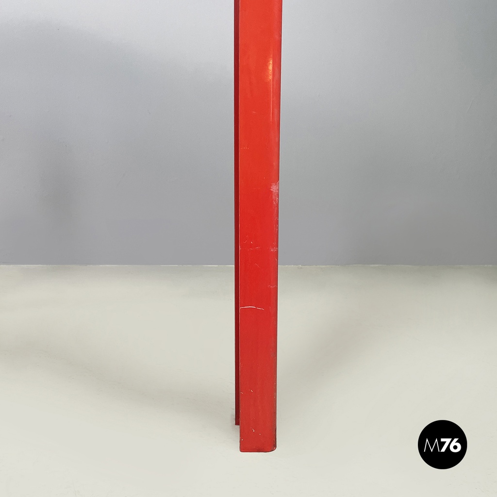 Italian space age Plastic Dining table Stadio by Magistretti for Artemide, 1970s